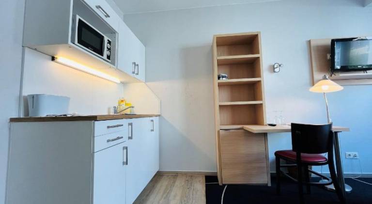 Beautiful serviced apartment | Close to Kaiserplatz | Perfect for remote work | Pet-friendly — photo 4