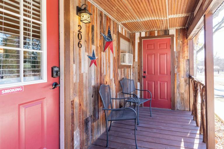 Cabin Bandera