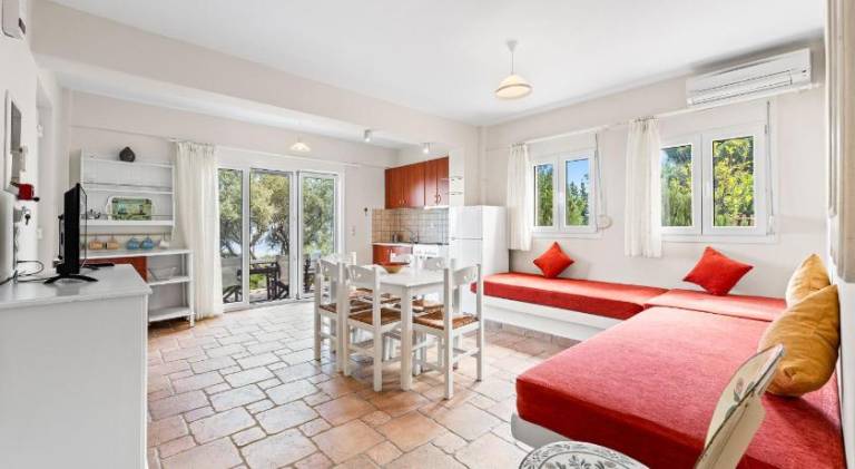 Rental apartment with BBQ, pool & garden — photo 2