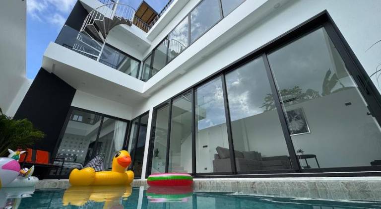 Villa with pool in Rawai