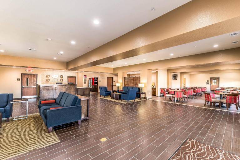 Comfort Suites Grand Prairie - Arlington North — photo 5
