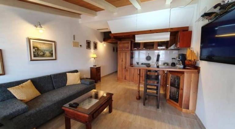Apartment with 1 room for 4 persons in Novigrad