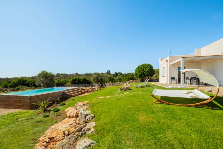 Villa with garden & private pool — photo 4