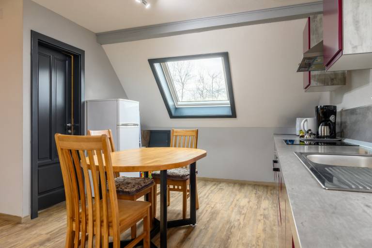 Rental apartment with fast internet, yard & heated pool | Garden view — photo 4