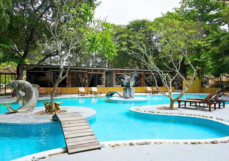 Villa Cha Cha Chaolao Beach Resort in Tha Mai