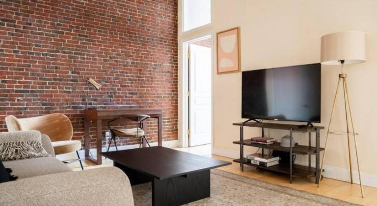 Fully equipped rental apartment | Next to Faneuil Hall | Suitable for remote work | Pet-friendly — photo 2