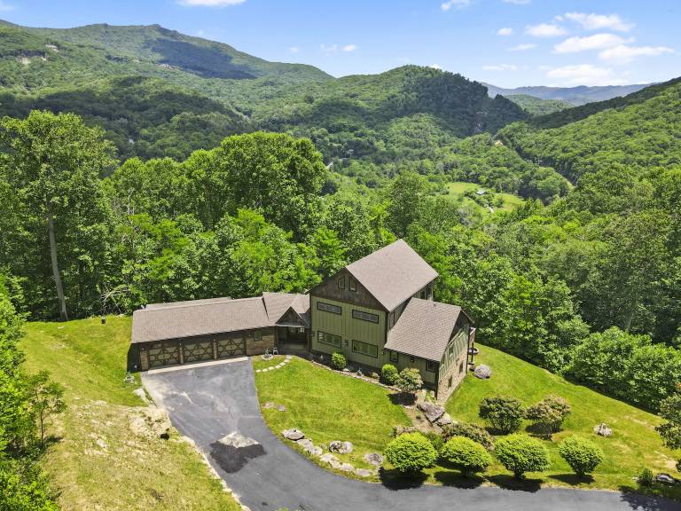 House  Beech Mountain