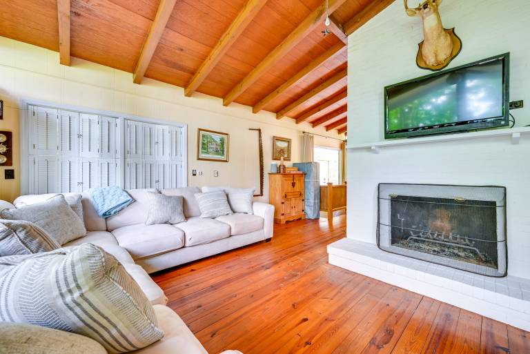 Waterfront Nolin Lake Gem: Guest House & Balcony — photo 5
