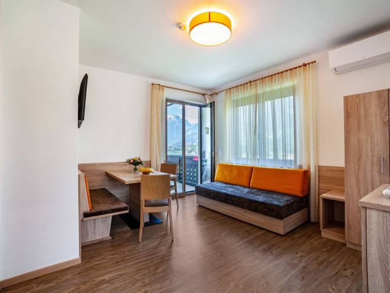 Ferienwohnung mit Hund inSchenna  f&uuml;r max. 3 Personen