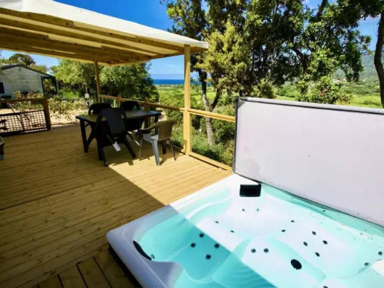 Charming mobile home with terrace, hot tub & pool | Dogs allowed — photo 4