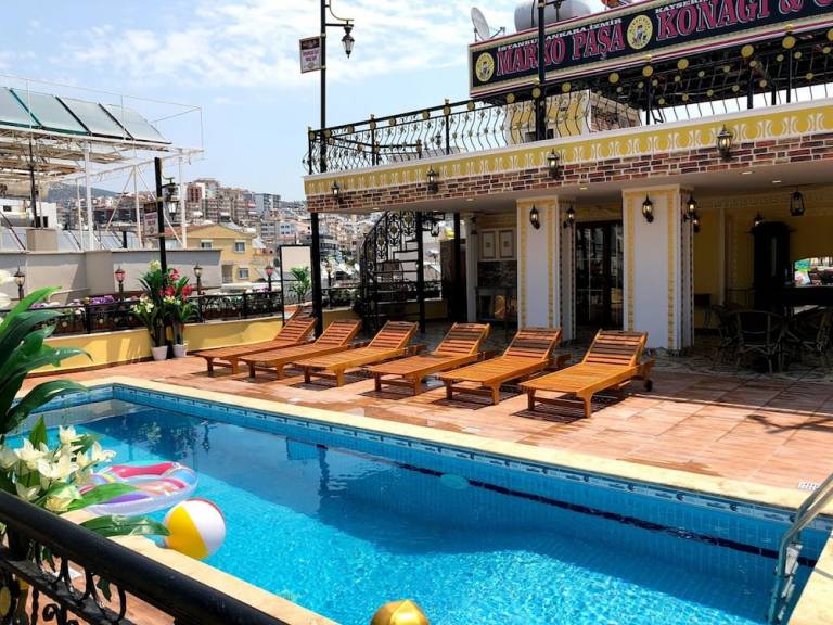 Bed & Breakfast  Kuşadası