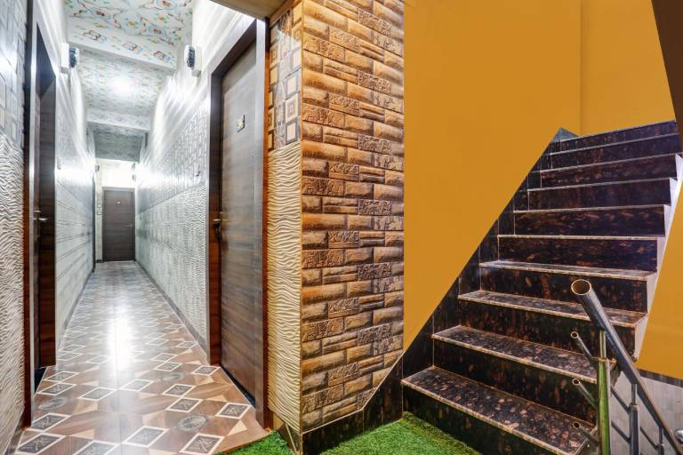 Hotel O Kailash Mansarovar