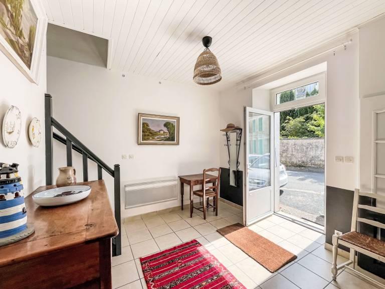 Vacation home with terrace & barbecue — photo 4