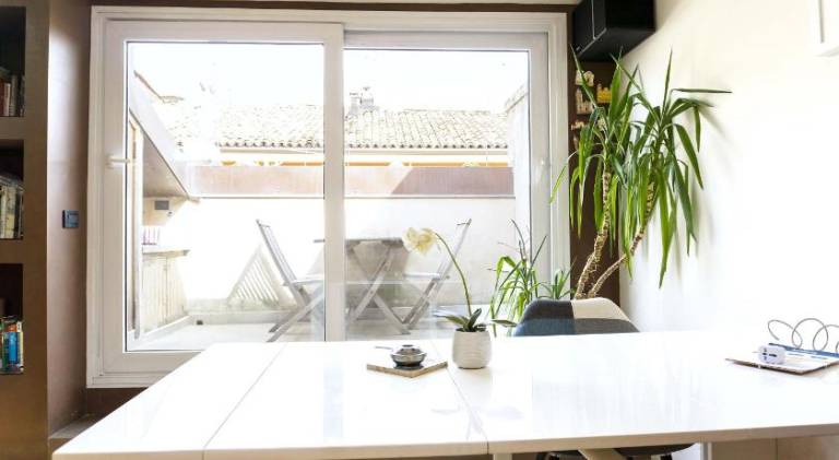 Apartment with patio | Near Two Towers — photo 5
