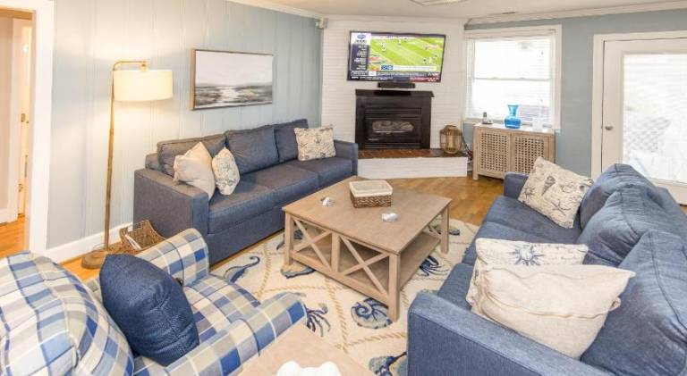 Nice vacation home with pool | Next to the beach | Pets are welcome in Virginia Beach, VA