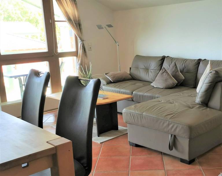 Apartment with yard & grill | Sea view — photo 5