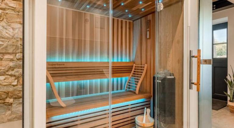 House with 2 rooms for 4 persons — photo 4
