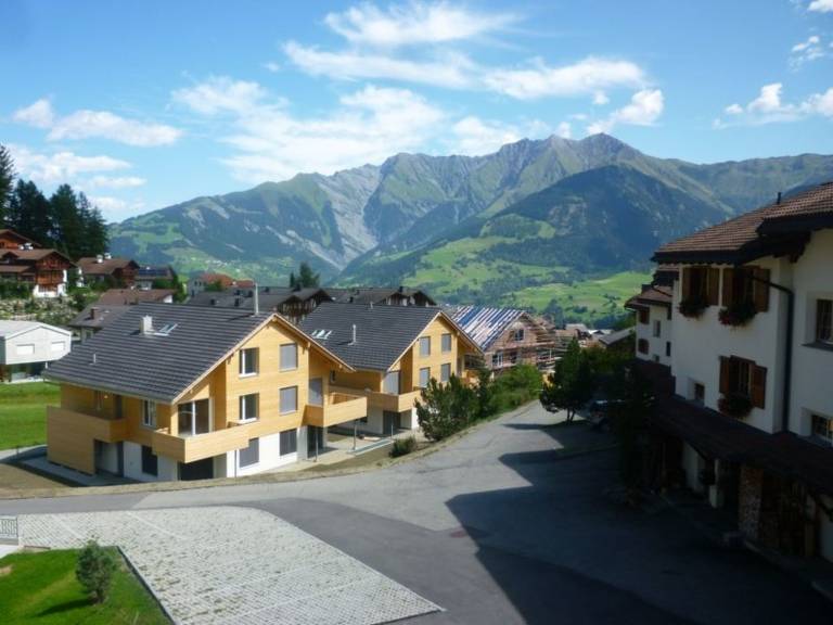 Ferienwohnung mit Hund in Vella, Obersaxen Mundaun für max. 4 Personen Ferienwohnung mit Hund in Vella, Obersaxen Mundaun für max. 4 Personen