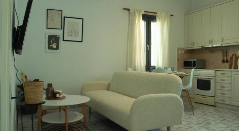 Holiday apartment with patio | Pet-friendly — photo 2