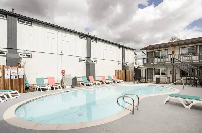 Lodge  Ramona
