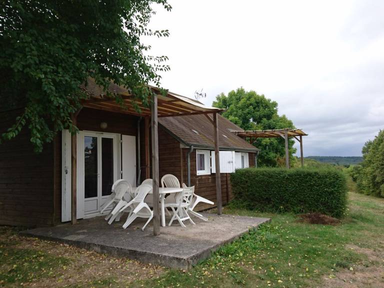 Nice chalet with pool | Pets allowed — photo 2
