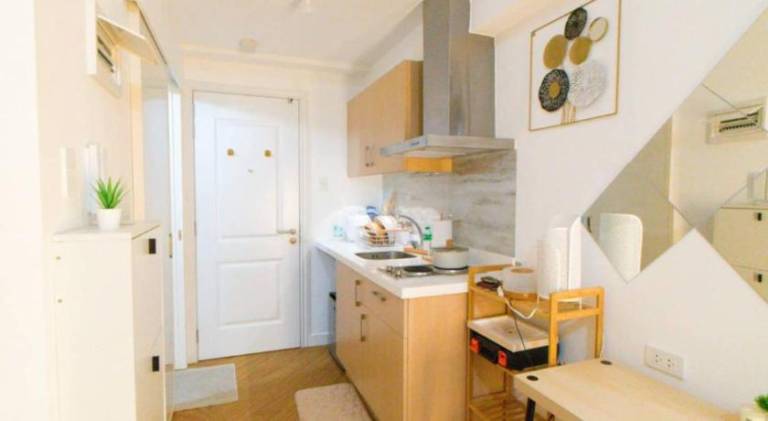 Pleasant serviced apartment with garden, pool & patio | Perfect for remote work | Dogs allowed — photo 3