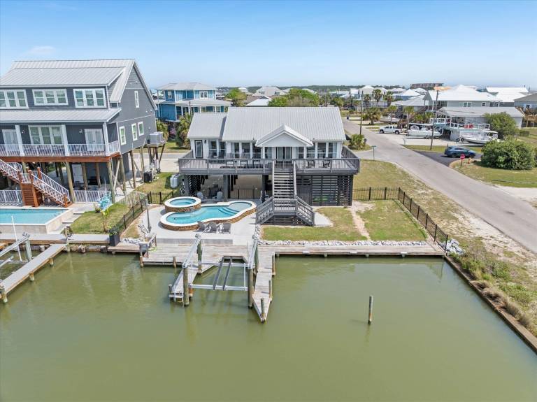 Pier Pressure - 301 Port Royal St — photo 5