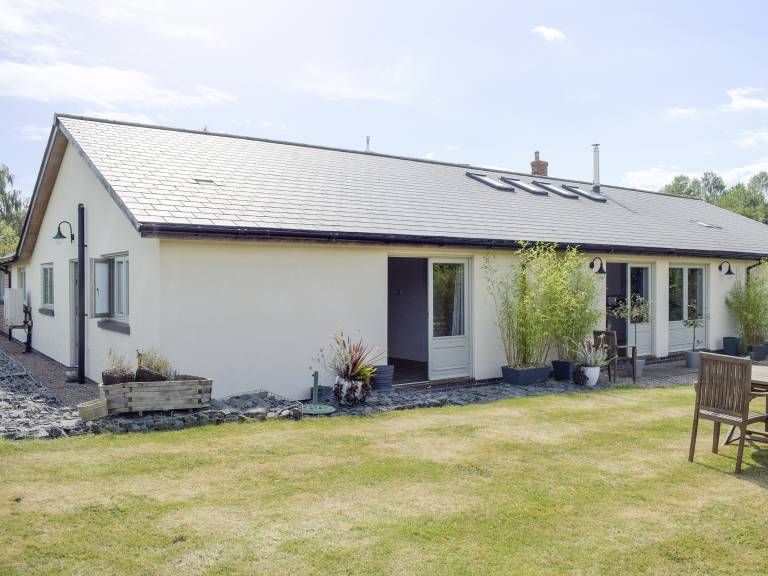 Family-friendly pleasant cottage with yard | Pets are welcome — photo 2
