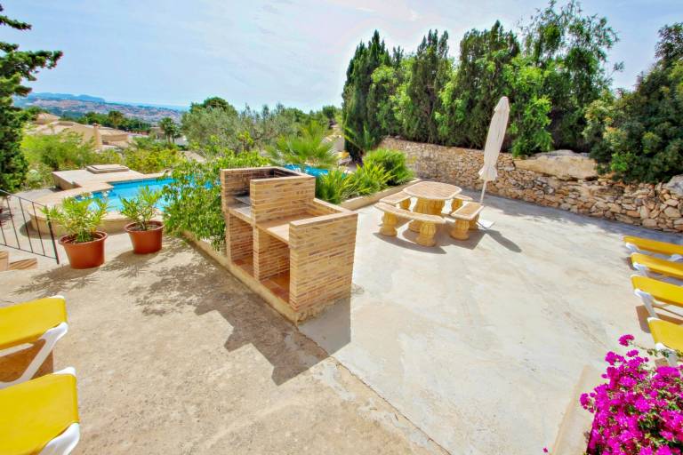 Fully equipped villa with private pool, garden & patio | City view | Perfect for remote work | Dogs allowed — photo 5