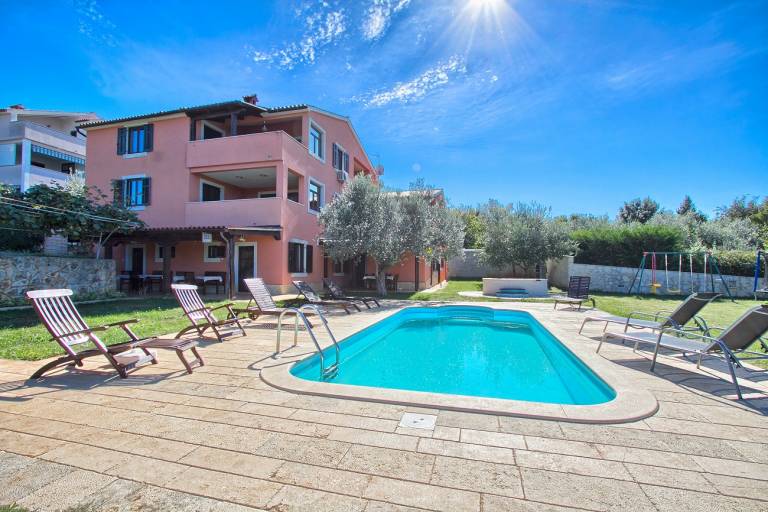 Great Apartment 400 meters to beach with pool, jacuzzi — photo 2