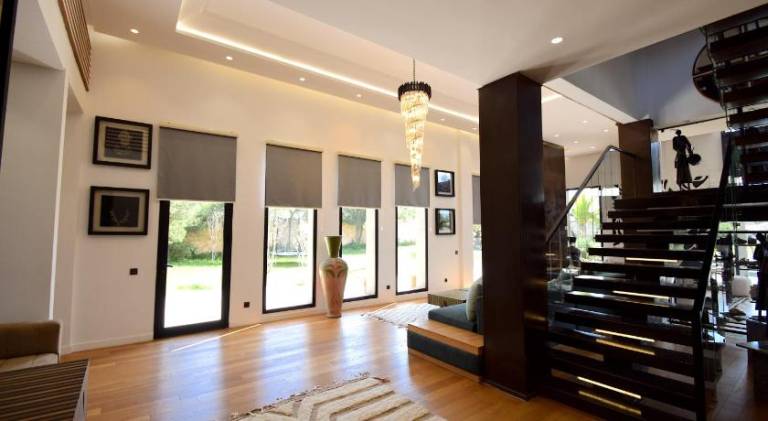 Villa with hot tub & pool — photo 5