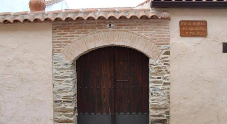 House with barbeque in Cáceres