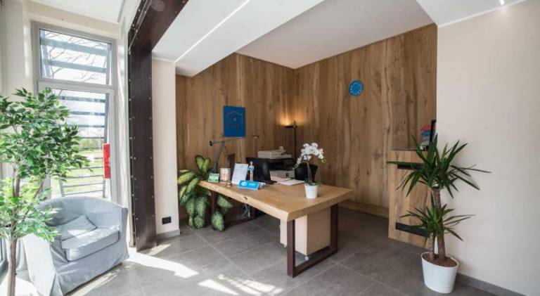 Blue Hotel — photo 3