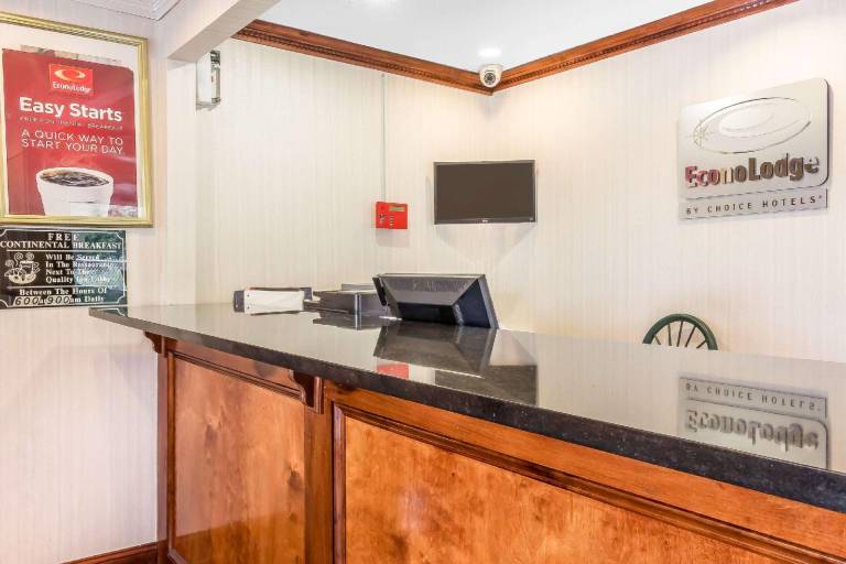 Red Carpet Inn Philadelphia Airport — photo 5