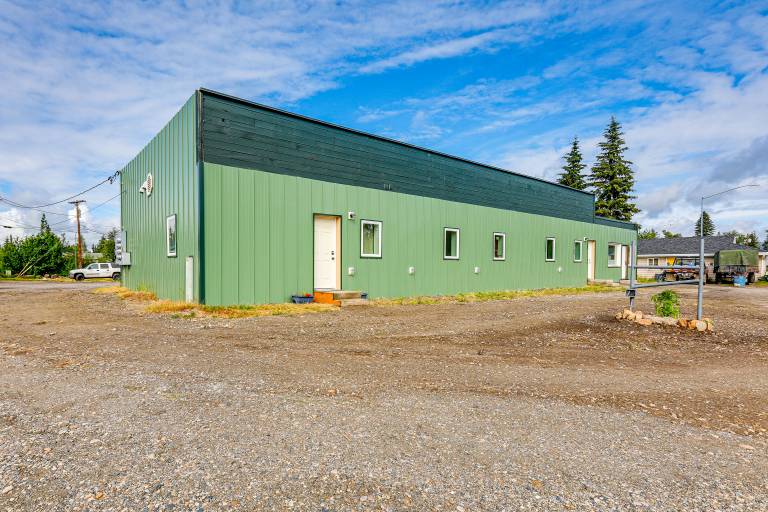 < 2 Mi to Dtwn: Pet-Friendly Getaway in Fairbanks — photo 3