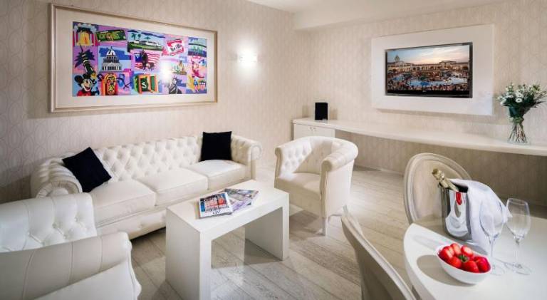 Base Hotel — photo 2