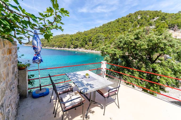     
Ferienhaus ∙ 5 Gäste ∙ 2 Schlafzimmer
