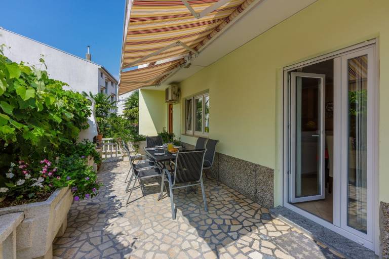Fully equipped nice holiday apartment with barbeque, yard & patio | Next to the beach | Suitable for remote work | Pets allowed — photo 2
