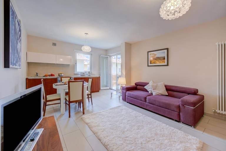Holiday apartment with patio | Mountain view — photo 3