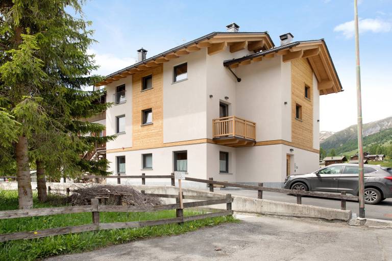 Apartment 'Lago Casa Campacc' with Lake View, Garden & Wi-Fi in Livigno