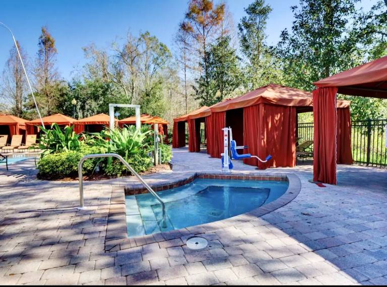 Child-friendly condo with hot tub, patio & heated pool | Dogs allowed — photo 4