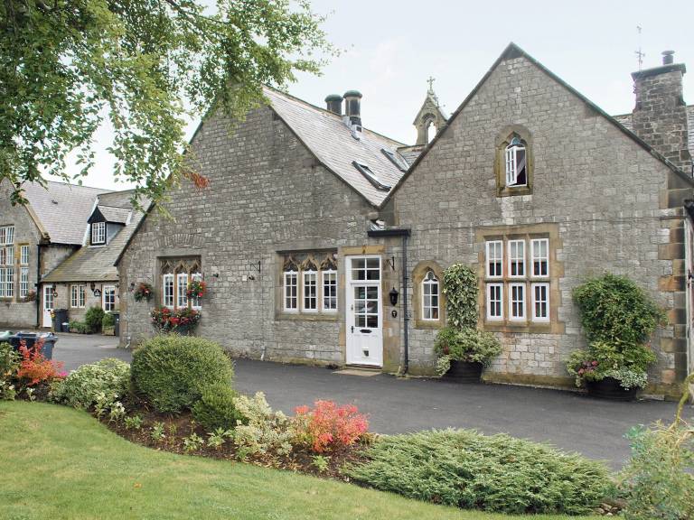 Cottage  Litton