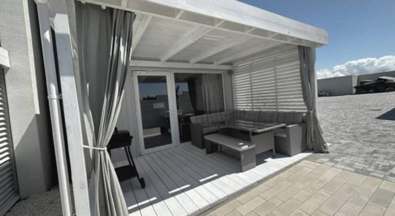 Lovely vacation home with terrace, barbeque & yard | Next to the beach | Pets are welcome — photo 3