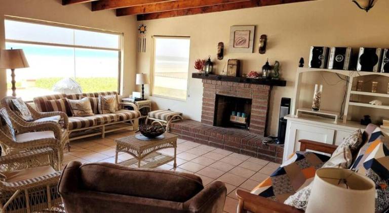 CASA MARBELLA 4BR 2BA Private Beach-Front Home — photo 2
