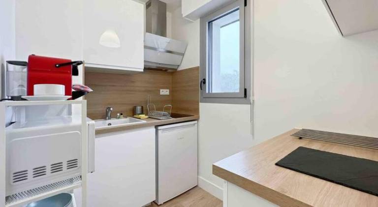 Apartment with terrace — photo 4