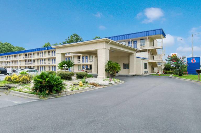 Motel 6 Pooler, GA - Savannah Airport in Pooler, GA