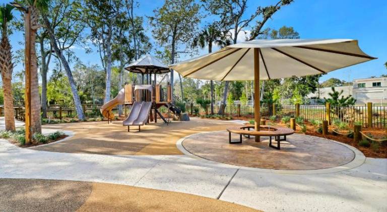 Villa with pool — photo 5