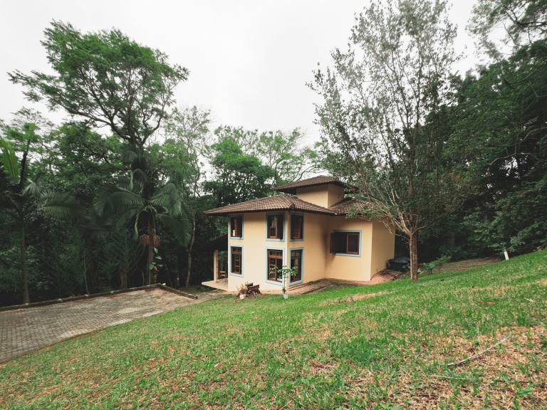 Cozy Chalet in Nature in Granja Viana