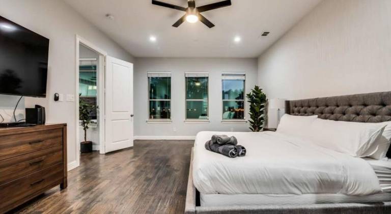 Valley Vista Luxury Retreat w Pool Cinema Games — photo 2