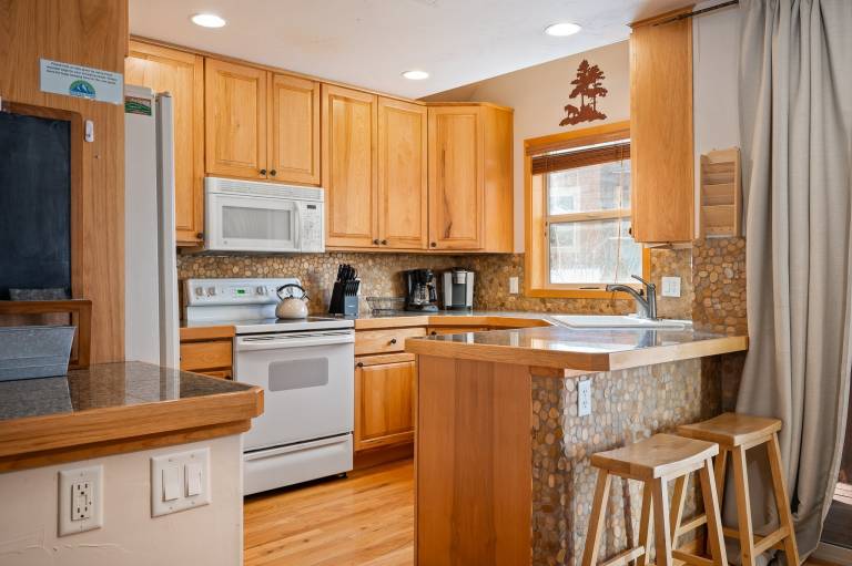 Downtown WP Townhome 124 I Private Hot Tub I Great Views I Bunk Room I Discounted Attractions — photo 4